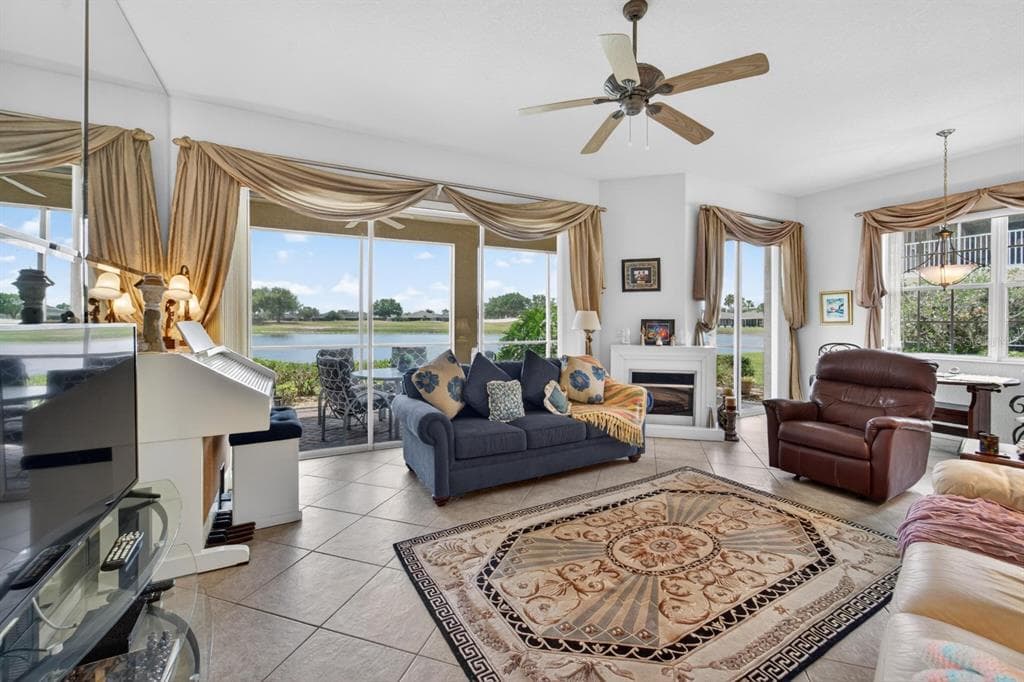 1364 EMERALD DUNES DRIVE, SUN CITY CENTER, FL 33573 — zdjęcie 2