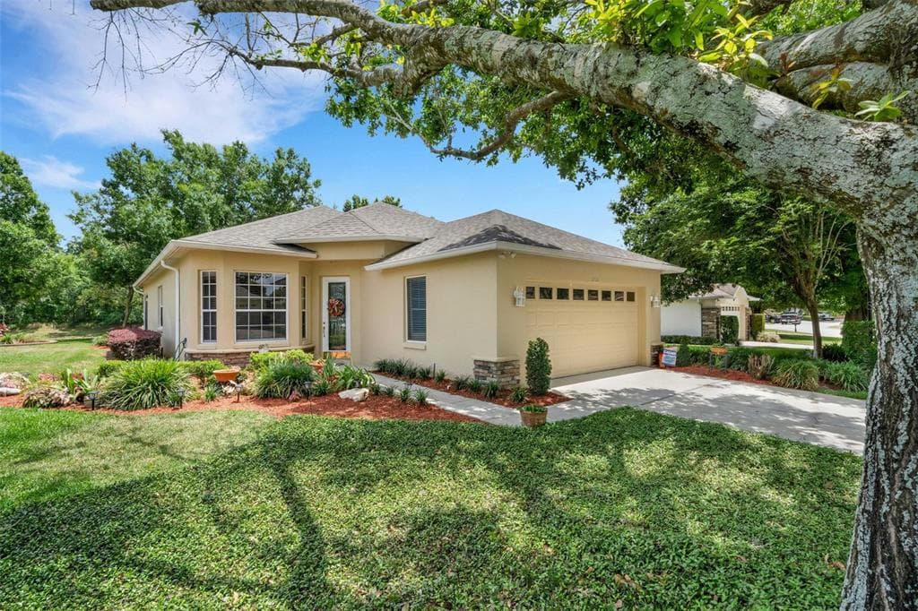 6560 LAKE CLARK DRIVE, LAKELAND, FL 33813