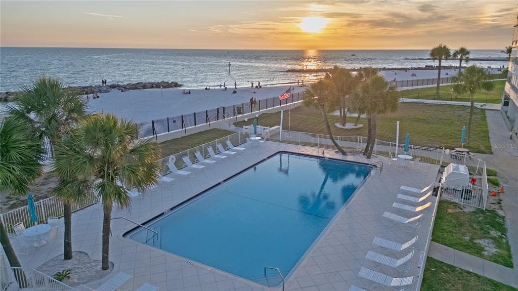 7000 BEACH PLAZA # 202, ST PETE BEACH, FL 33706 — zdjęcie 2