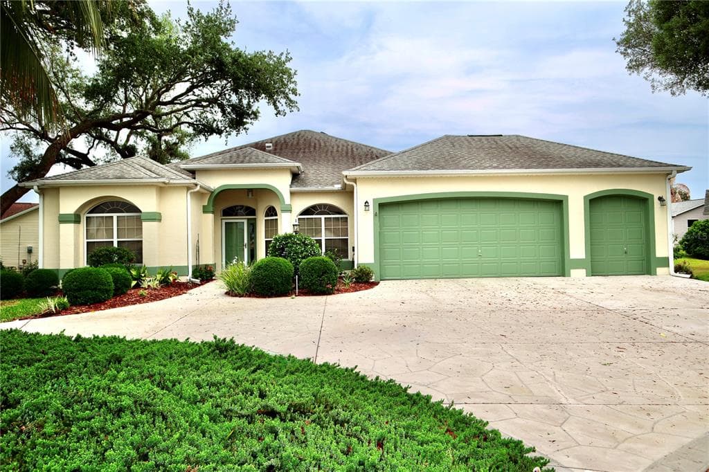 532 CARRERA DRIVE, LADY LAKE, FL 32159