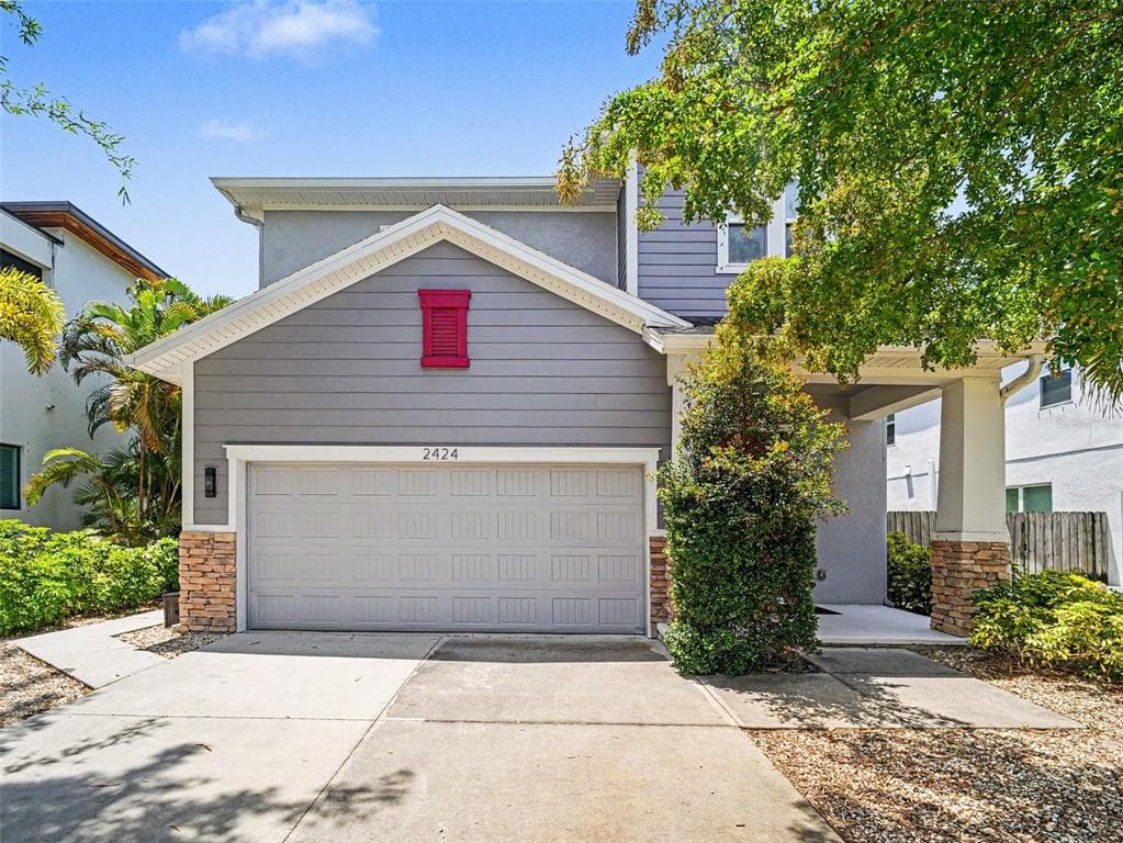2424 WOOD STREET, SARASOTA, FL 34237