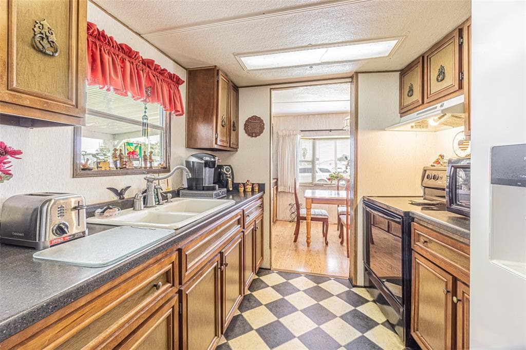 37544 ATTICA AVENUE, ZEPHYRHILLS, FL 33542 — zdjęcie 3