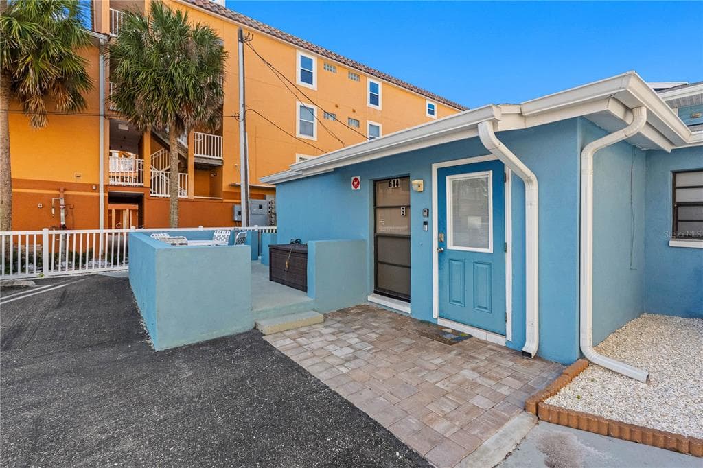 614 GULF BOULEVARD # 9, INDIAN ROCKS BEACH, FL 33785 — zdjęcie 2