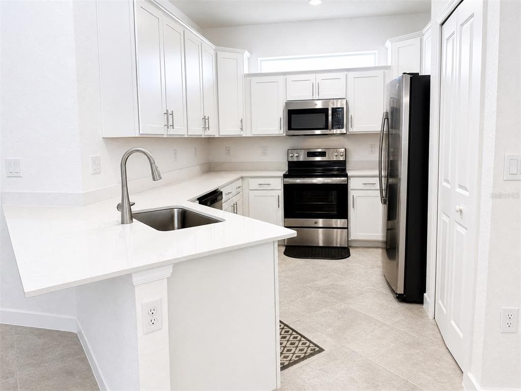 8125 SHORE LAKE DRIVE, ENGLEWOOD, FL 34224 — zdjęcie 4