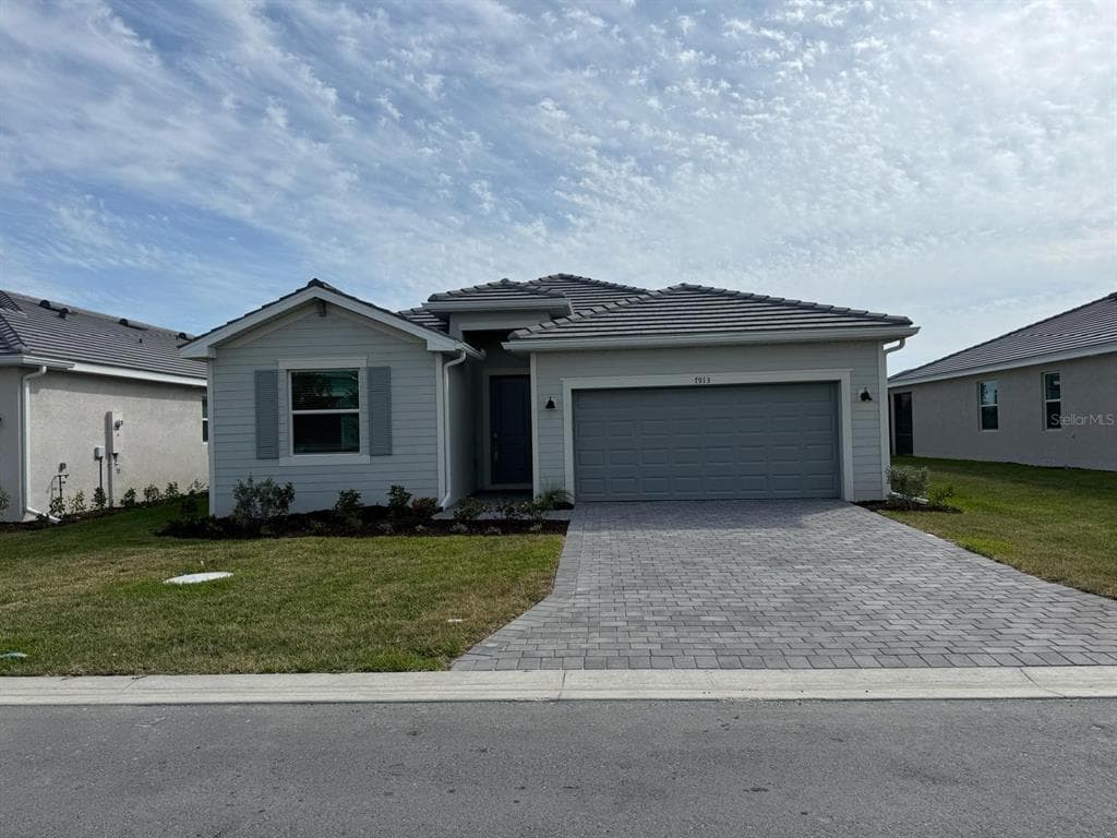 7913 LAKES EDGE LANE, PORT CHARLOTTE, FL 33981
