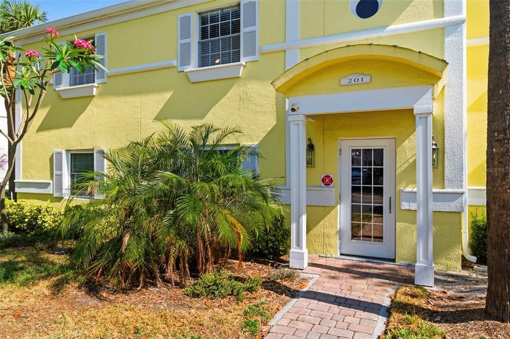 201 POMPANO DRIVE SE # C furnished, ST PETERSBURG, FL 33705 — zdjęcie 3