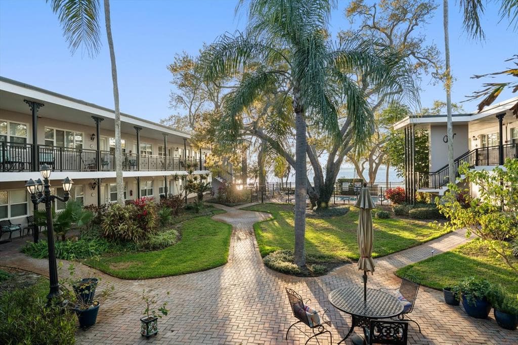 1101 VICTORIA DRIVE # 7, DUNEDIN, FL 34698