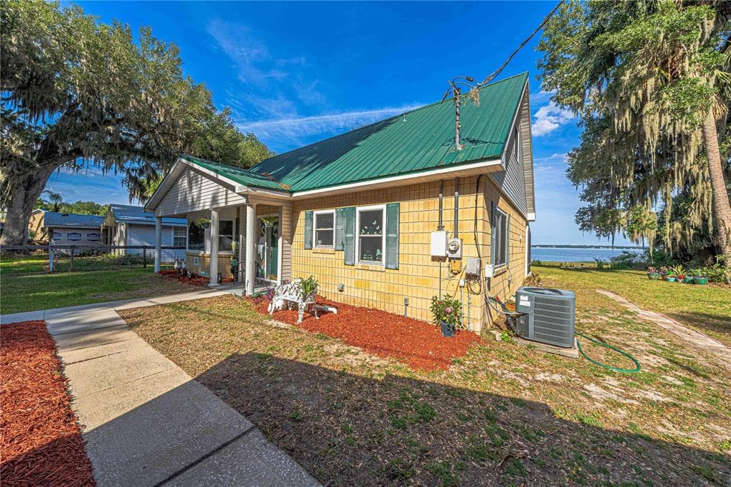 11690 SE 132ND STREET ROAD, OCKLAWAHA, FL 32179