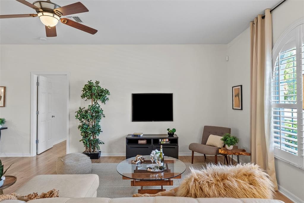 350 47TH AVENUE N, ST PETERSBURG, FL 33703 — zdjęcie 5