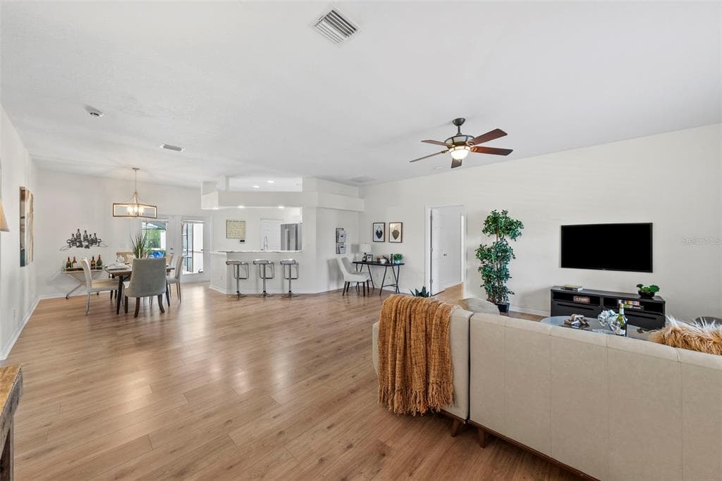 350 47TH AVENUE N, ST PETERSBURG, FL 33703 — zdjęcie 4