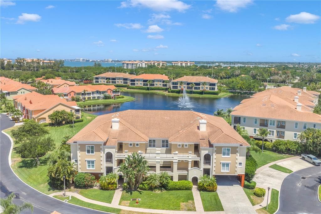 10 FRANKLIN COURT S # 63D, ST PETERSBURG, FL 33711