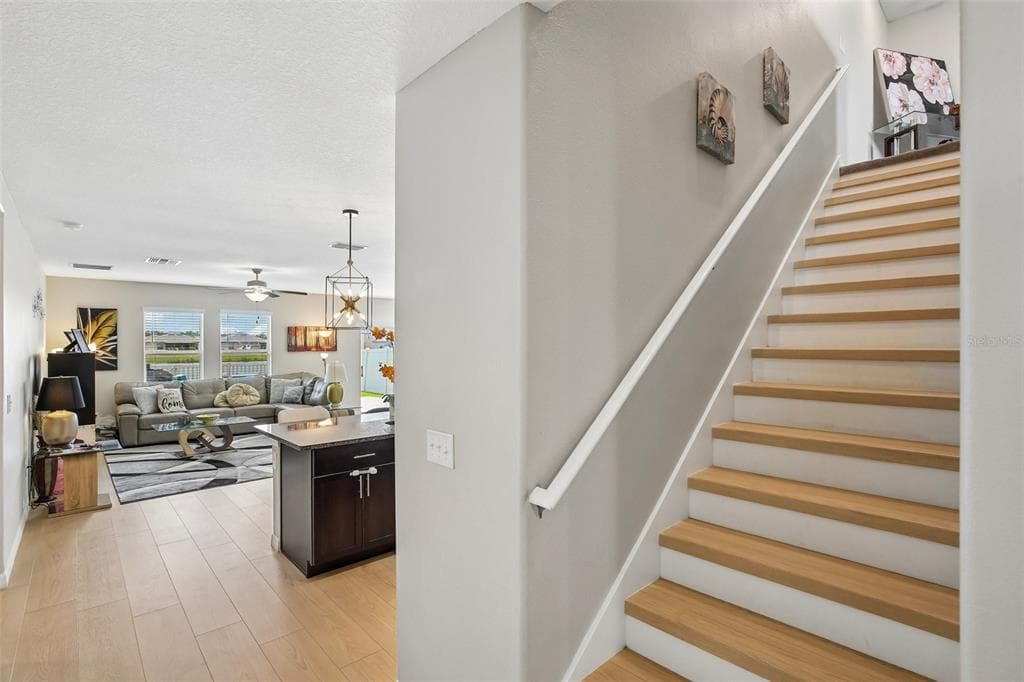 15608 MILLER CREEK DRIVE, SUN CITY CENTER, FL 33573 — zdjęcie 2