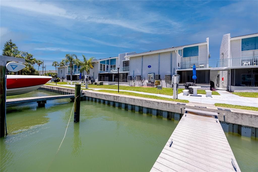 159 MEDALLION BOULEVARD # F, MADEIRA BEACH, FL 33708 — zdjęcie 2