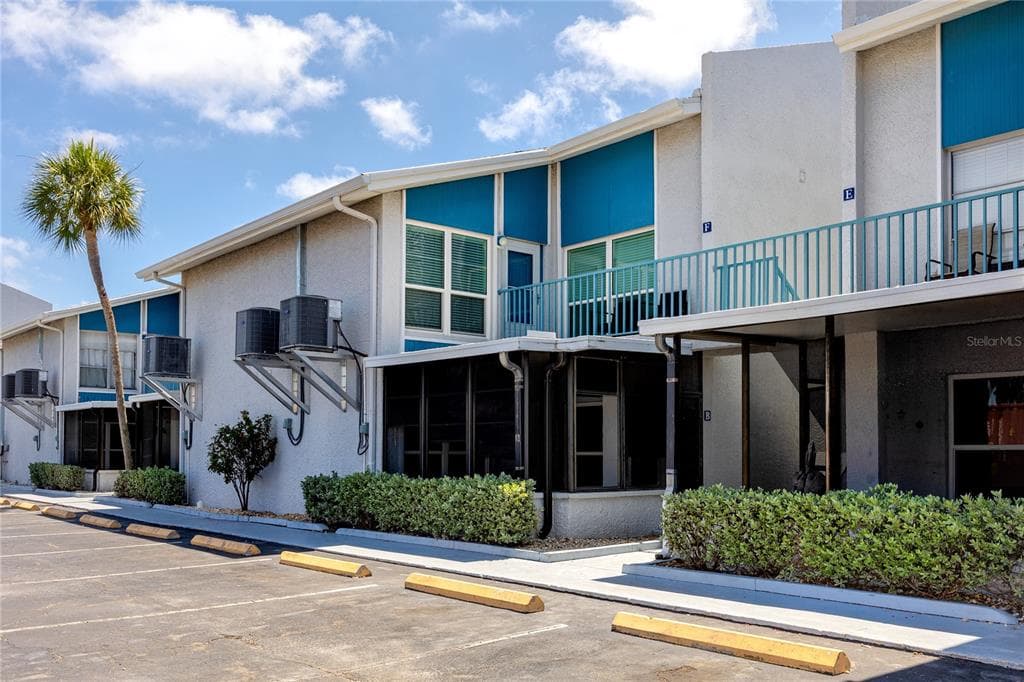 159 MEDALLION BOULEVARD # F, MADEIRA BEACH, FL 33708