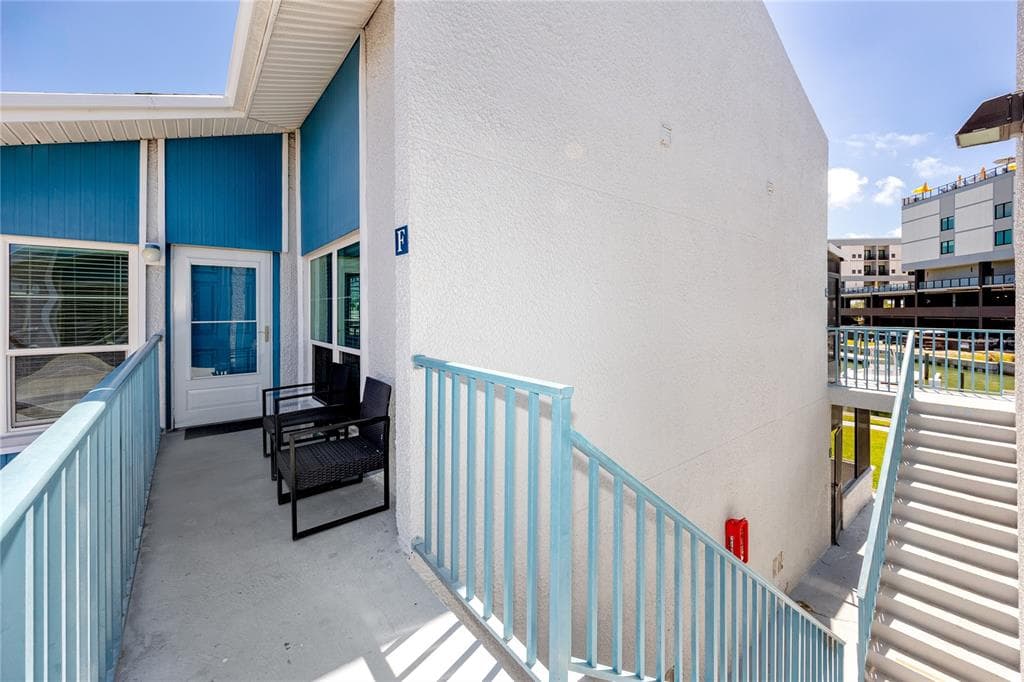 159 MEDALLION BOULEVARD # F, MADEIRA BEACH, FL 33708 — zdjęcie 4