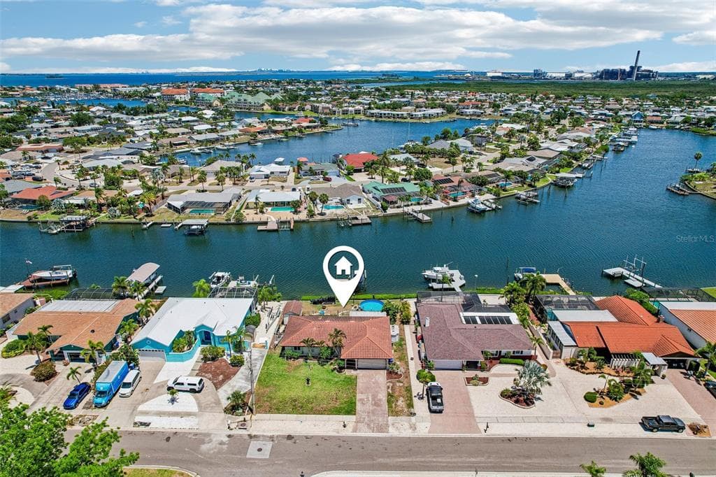 801 FLAMINGO DRIVE, APOLLO BEACH, FL 33572