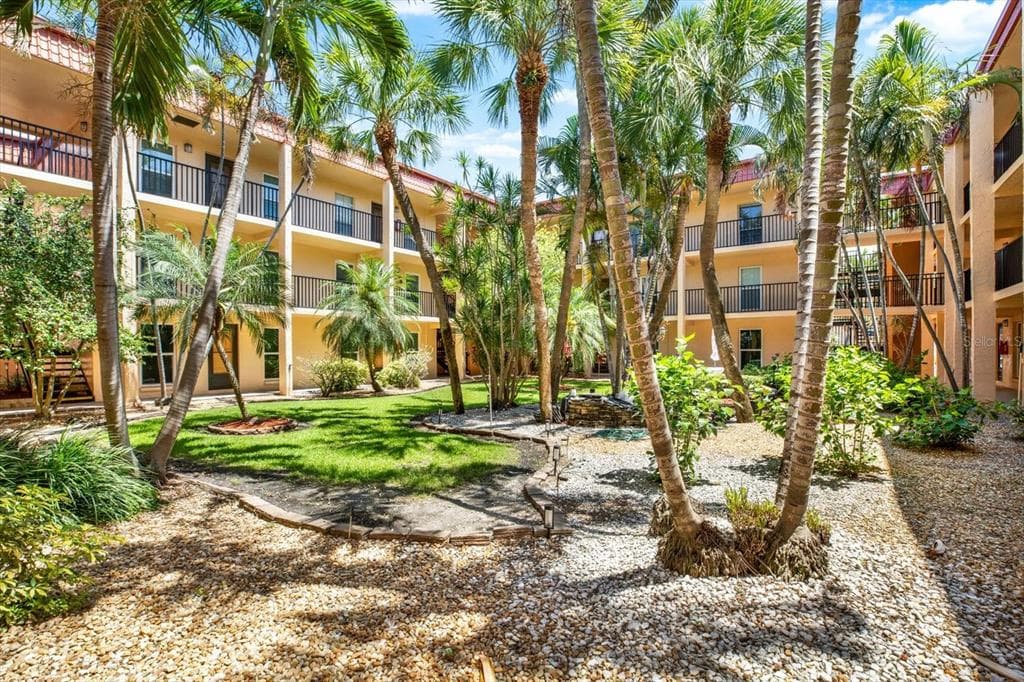 8911 BLIND PASS ROAD # 120, ST PETE BEACH, FL 33706 — zdjęcie 2