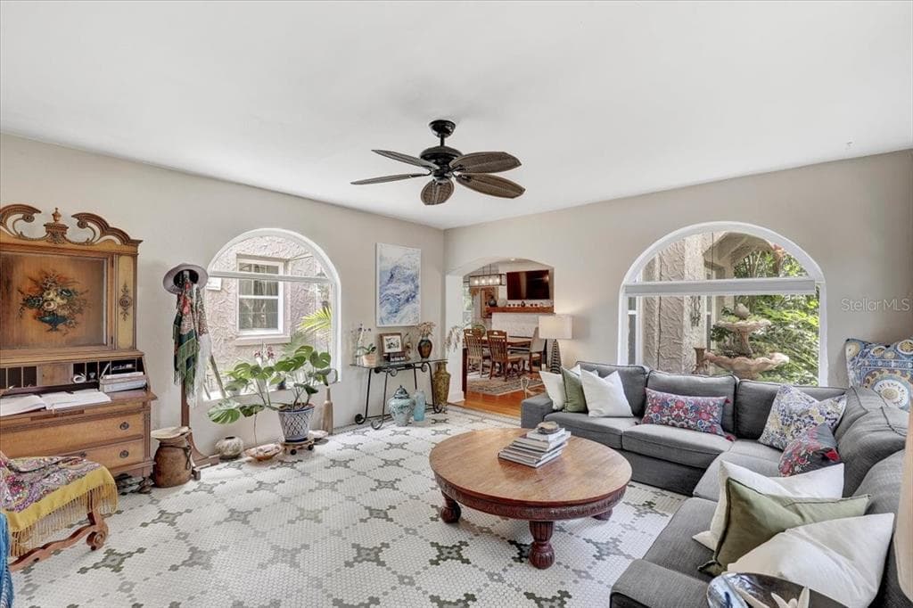 325 49TH STREET N, ST PETERSBURG, FL 33710 — zdjęcie 5