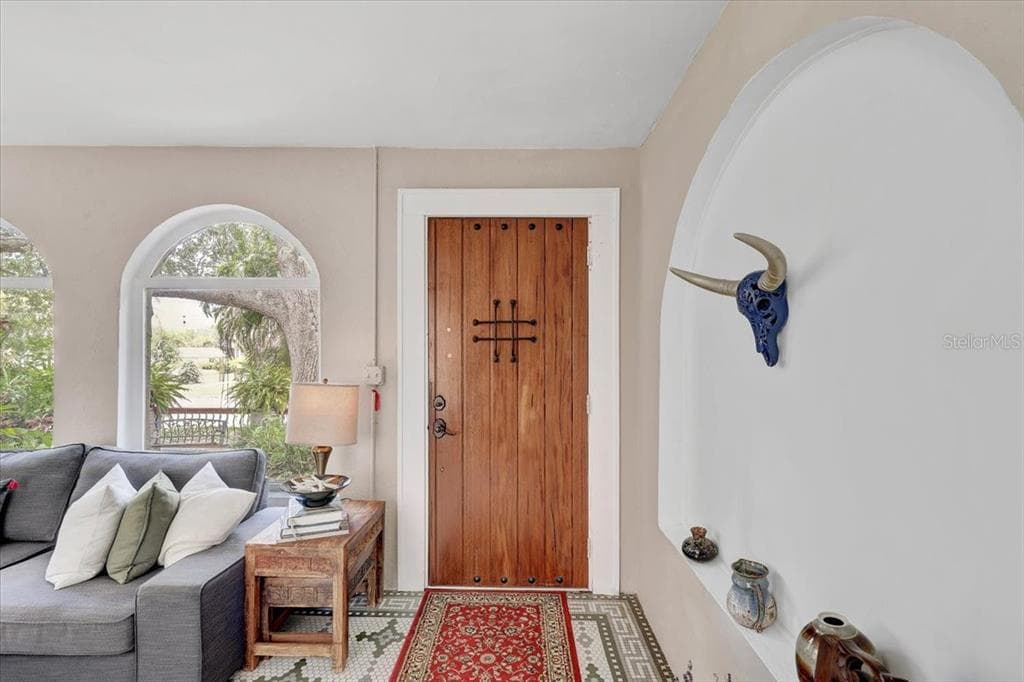 325 49TH STREET N, ST PETERSBURG, FL 33710 — zdjęcie 4