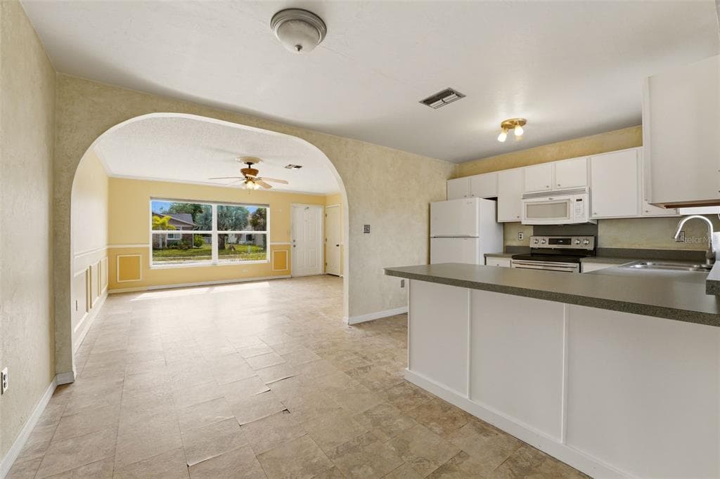 6399 CONISTON STREET, PORT CHARLOTTE, FL 33981 — zdjęcie 5