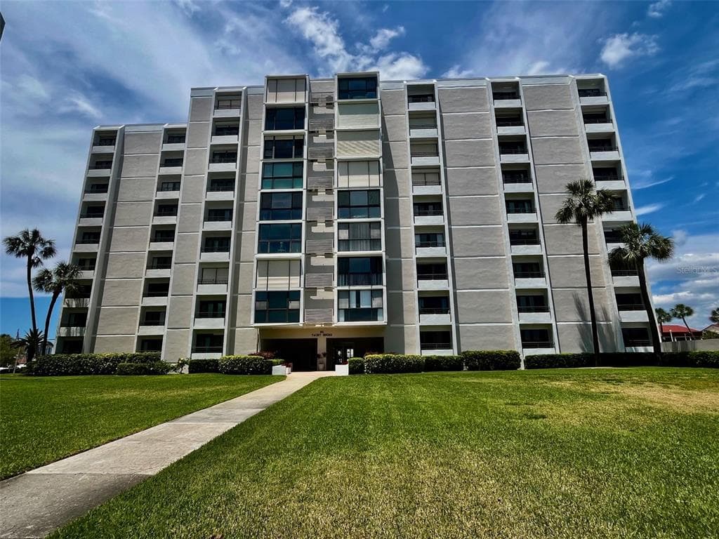 851 BAYWAY BOULEVARD # 405, CLEARWATER BEACH, FL 33767
