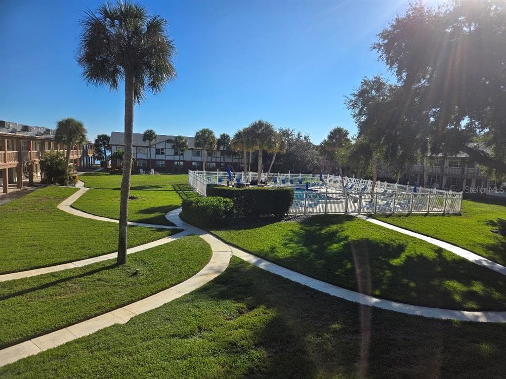 650 PINELLAS POINT DRIVE S # 204, ST PETERSBURG, FL 33705 — zdjęcie 2