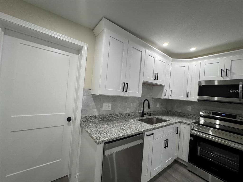 7039 LENOX DRIVE, NEW PORT RICHEY, FL 34653 — zdjęcie 5