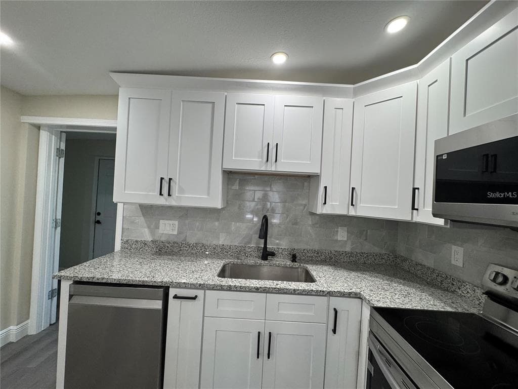 7039 LENOX DRIVE, NEW PORT RICHEY, FL 34653 — zdjęcie 4