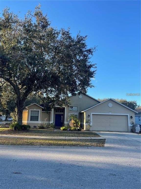 519 THOUSAND OAKS BOULEVARD, DAVENPORT, FL 33896