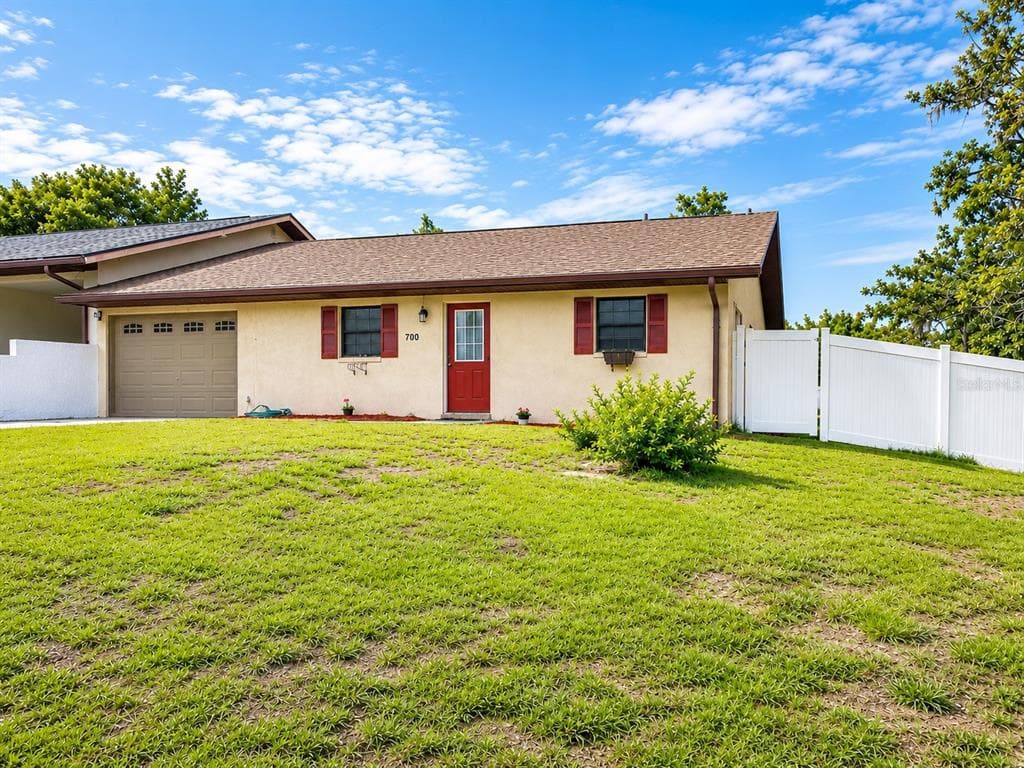 700 W DAMPIER STREET, INVERNESS, FL 34450