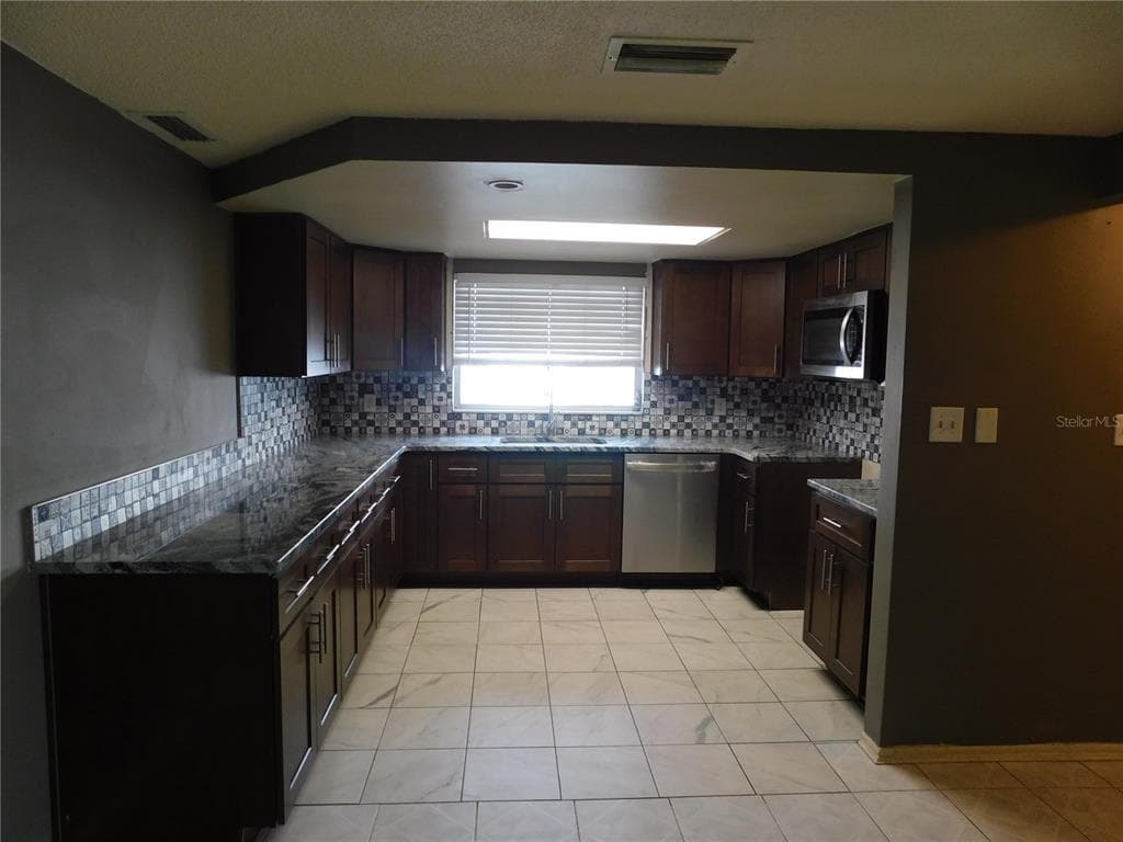 3220 COLDWELL DRIVE, HOLIDAY, FL 34691 — zdjęcie 4