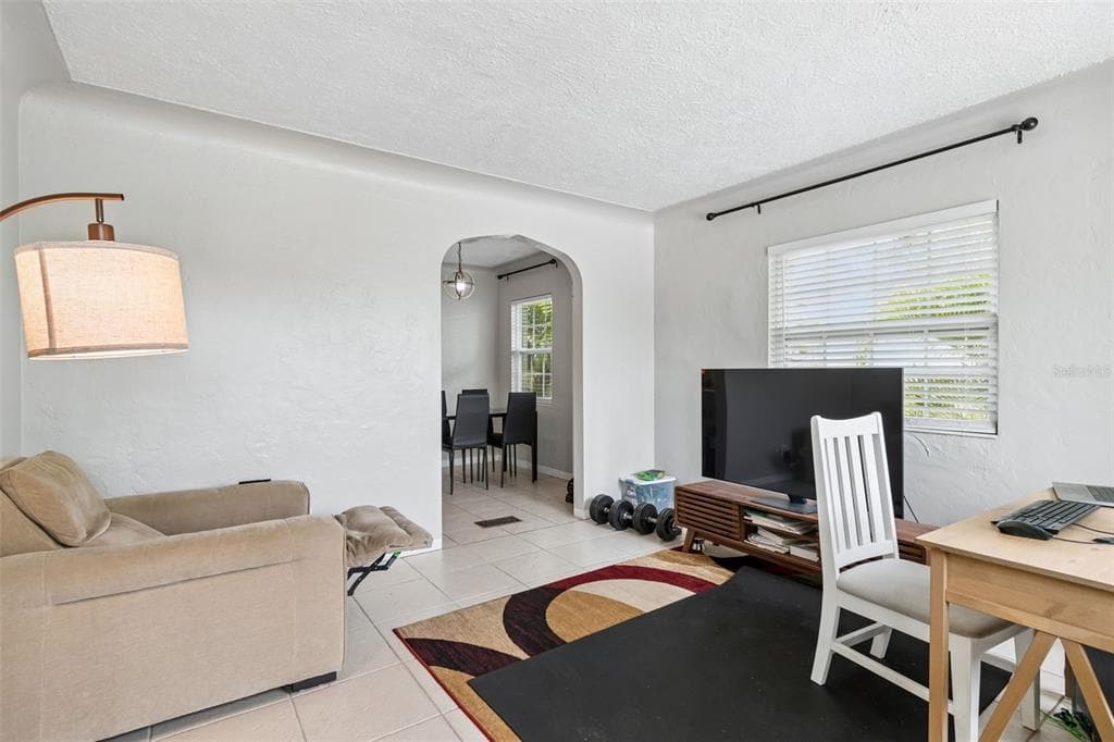 1500 30TH AVENUE N, ST PETERSBURG, FL 33704 — zdjęcie 3