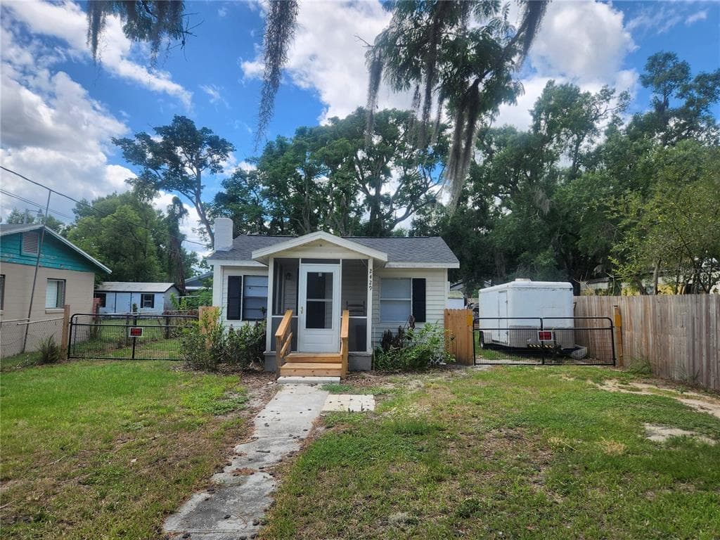 2429 LAKEVIEW STREET, LAKELAND, FL 33801