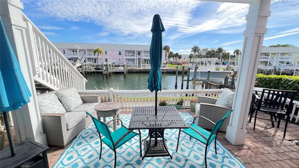 5164 BEACH DRIVE SE # B furnished, ST PETERSBURG, FL 33705