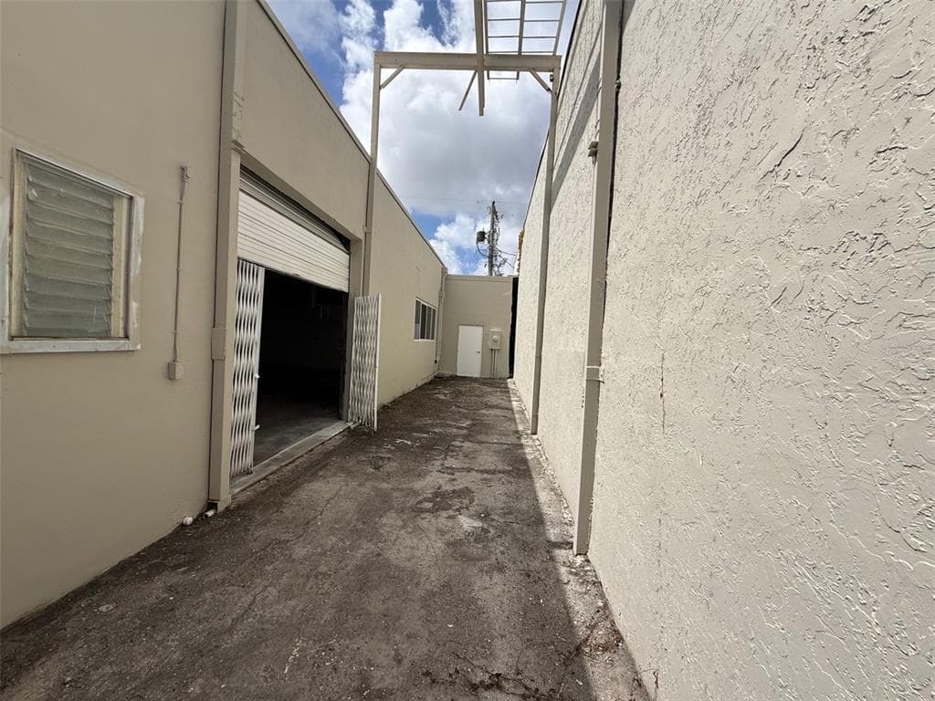 14020 NW 19TH AVENUE, OPA LOCKA, FL 33054 — zdjęcie 2