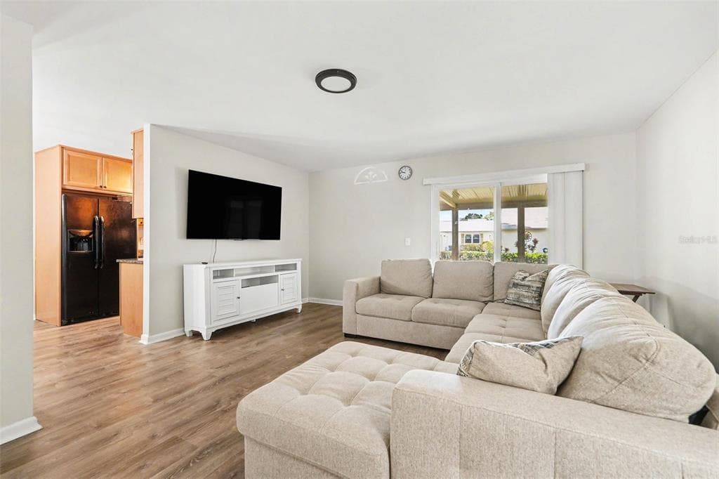 3267 39TH STREET S # B, ST PETERSBURG, FL 33711 — zdjęcie 3