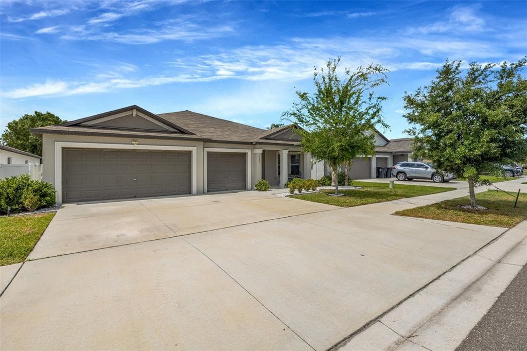 138 RAIN BERRY AVENUE, RUSKIN, FL 33570