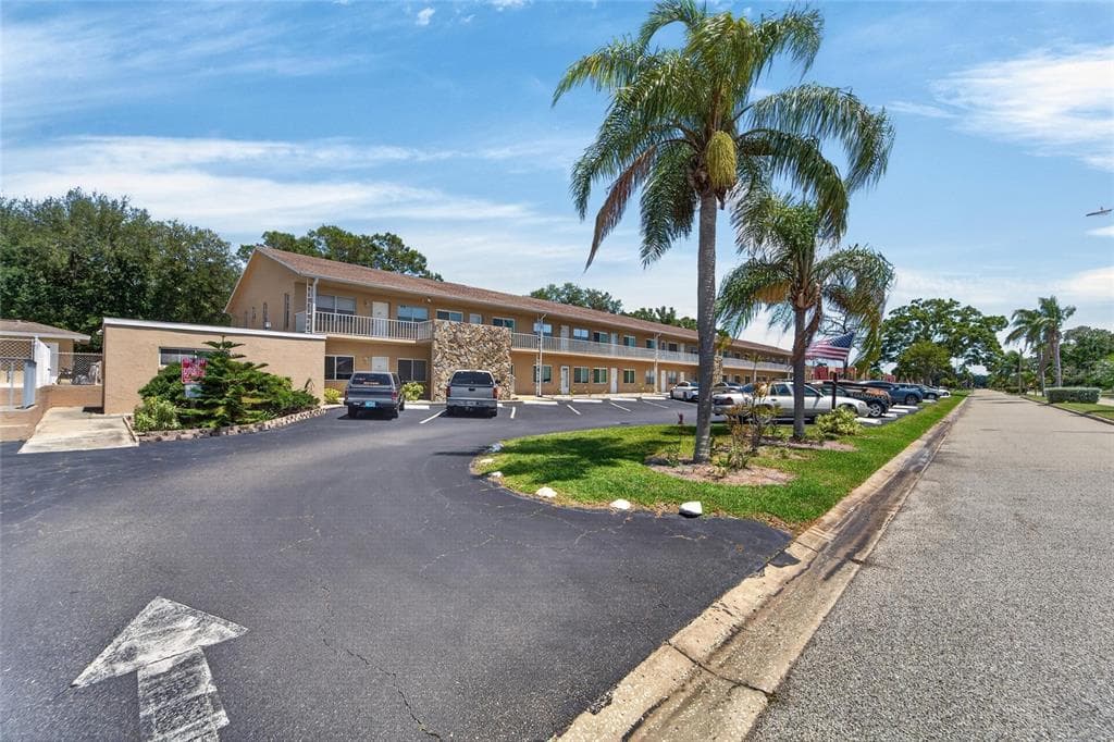 8039 GARDEN DRIVE # 205, SEMINOLE, FL 33777 — zdjęcie 3