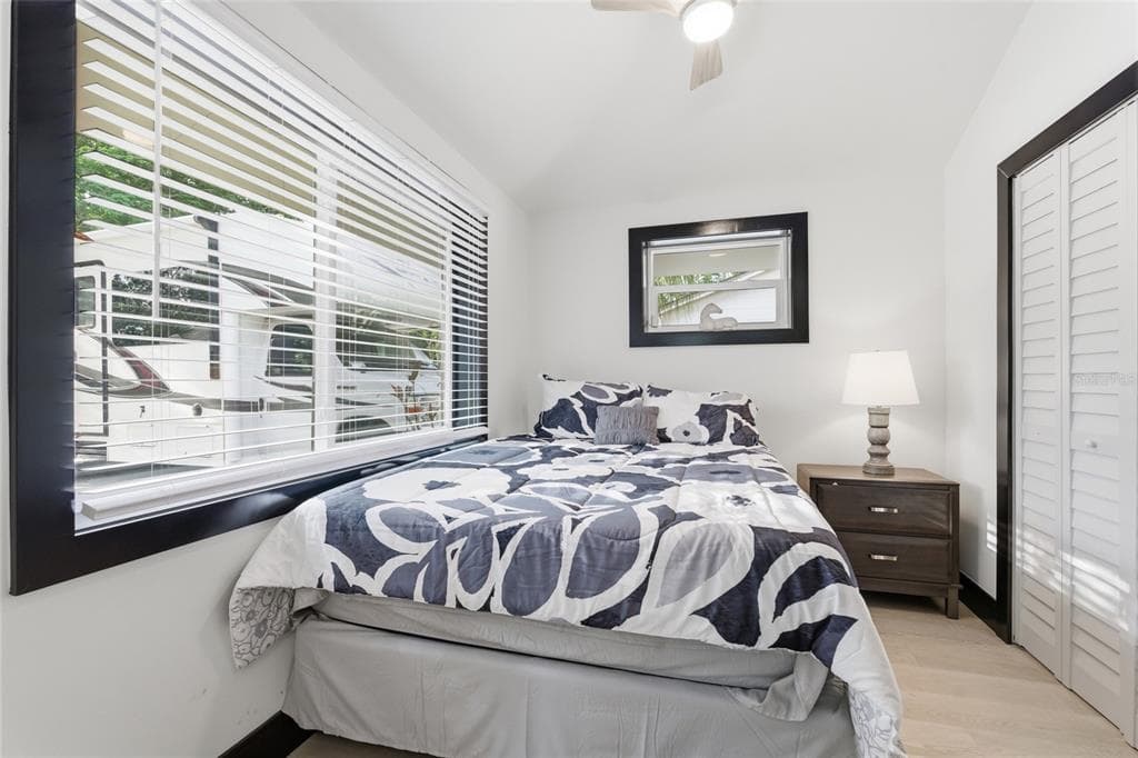 2111 42ND STREET S, ST PETERSBURG, FL 33711 — zdjęcie 4