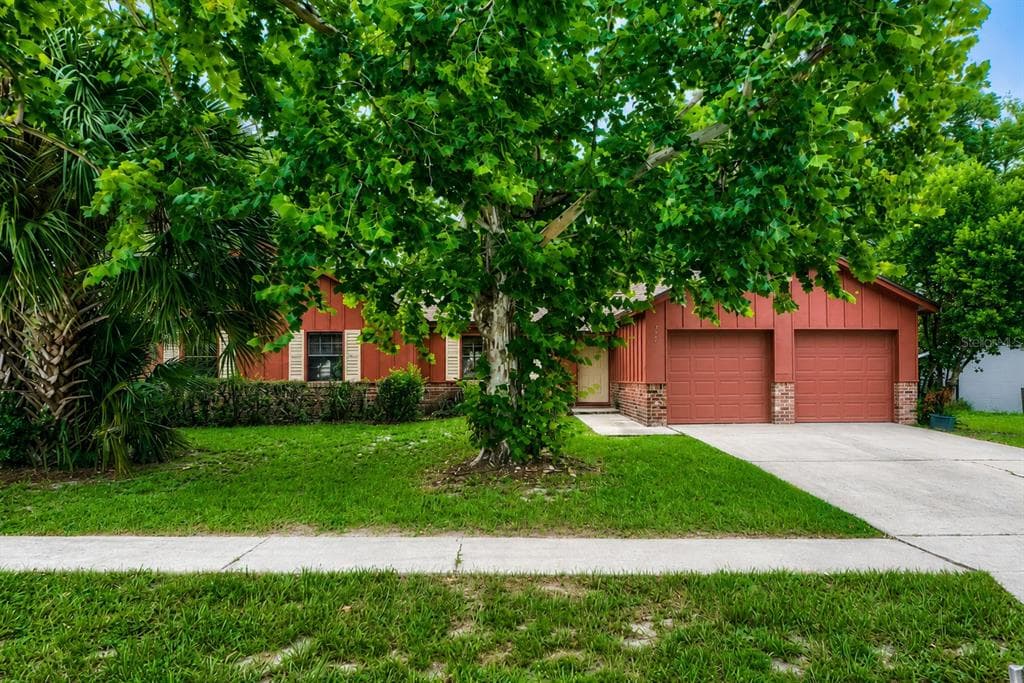 717 LANCEWOOD DRIVE, WINTER SPRINGS, FL 32708