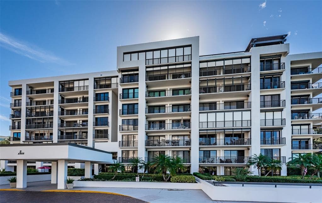 6 BELLEVIEW BOULEVARD # 306, BELLEAIR, FL 33756