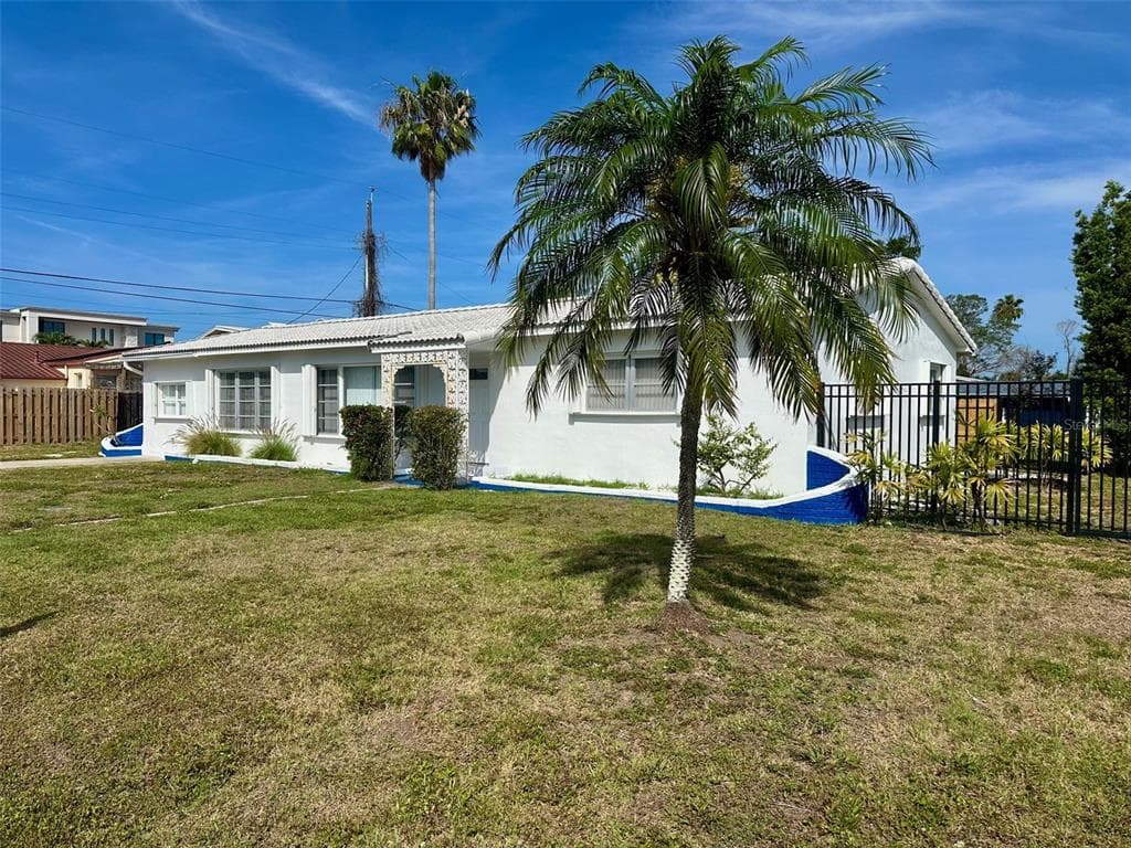 10 158TH AVENUE, REDINGTON BEACH, FL 33708