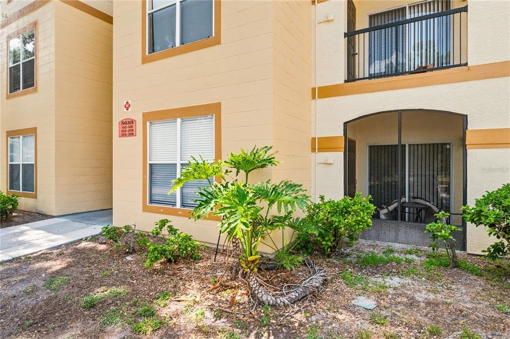 5618 PINNACLE HEIGHTS CIRCLE # 206, TAMPA, FL 33624