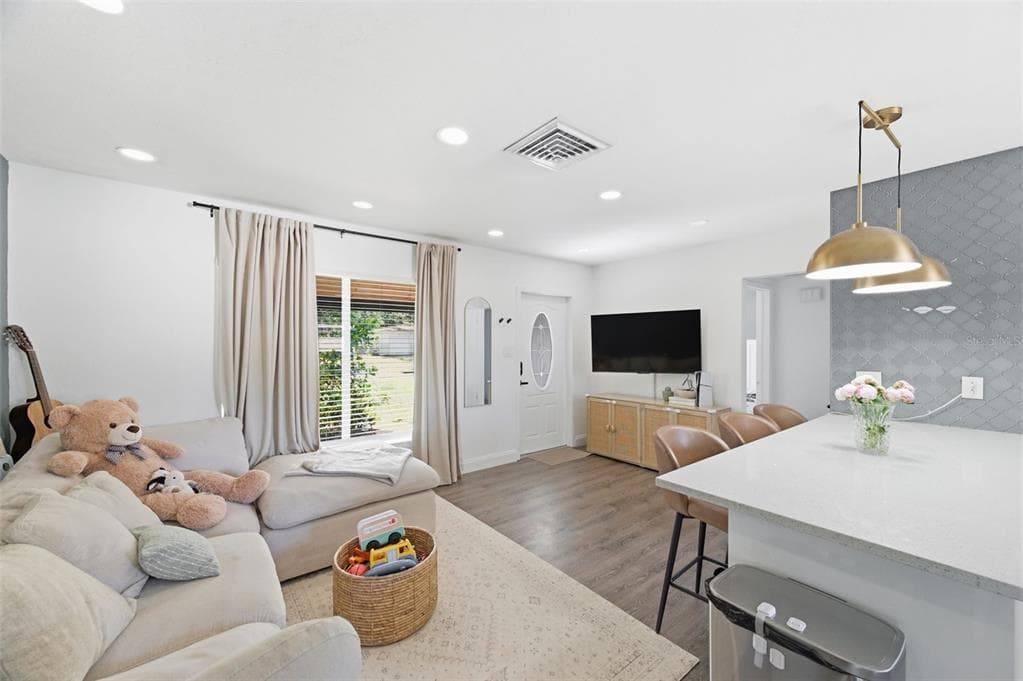 2150 76TH STREET N, ST PETERSBURG, FL 33710 — zdjęcie 2