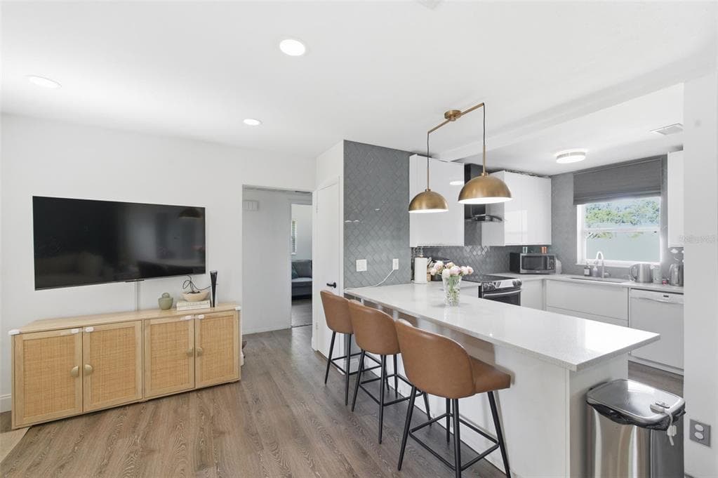 2150 76TH STREET N, ST PETERSBURG, FL 33710 — zdjęcie 4