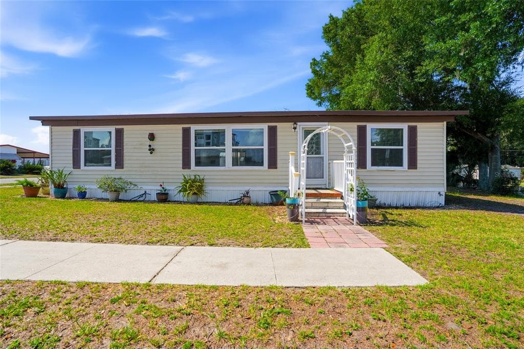 3933 SARAH DRIVE, WESLEY CHAPEL, FL 33543 — zdjęcie 2
