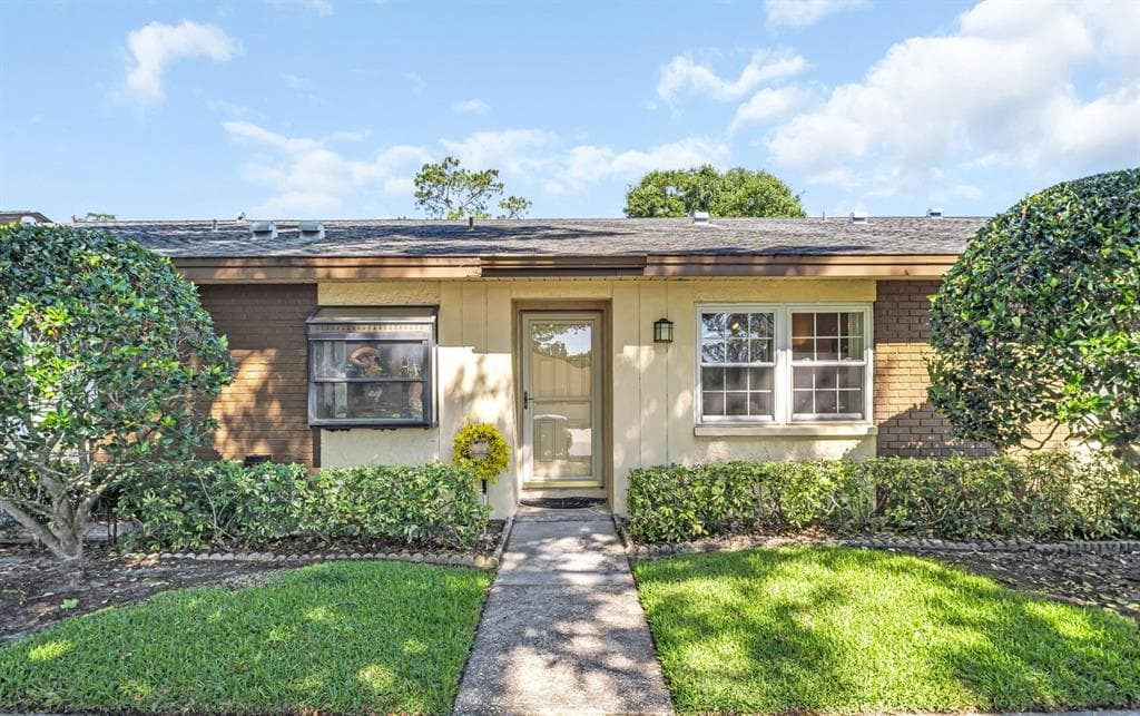 860 MACLAREN DRIVE N # B, PALM HARBOR, FL 34684
