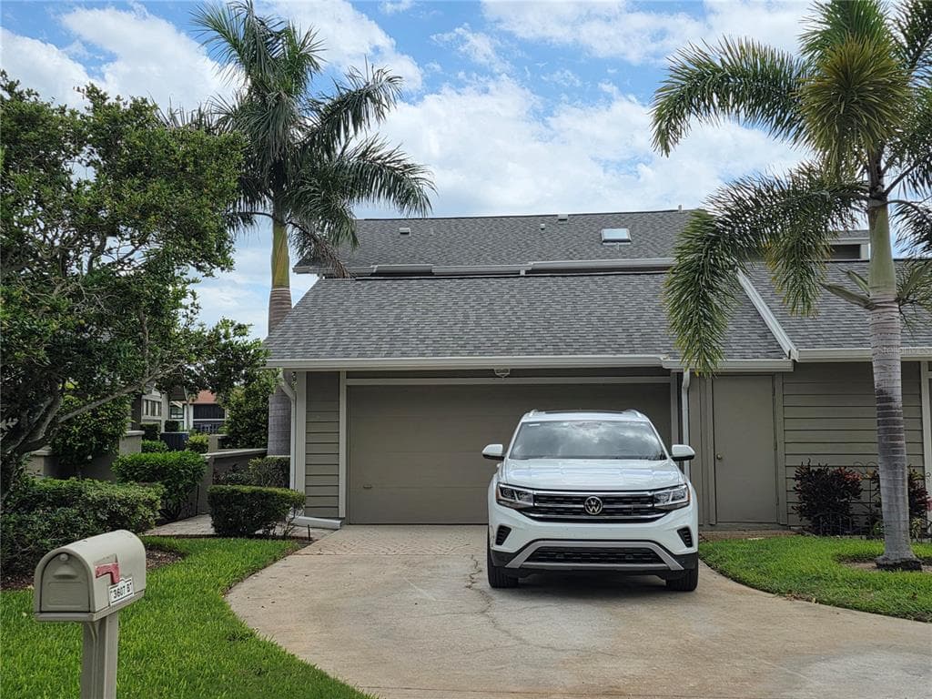 3607 AVENIDA MADERA # B, BRADENTON, FL 34210