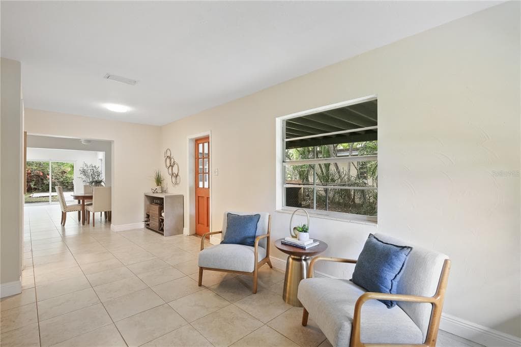 6311 37TH AVENUE N, ST PETERSBURG, FL 33710 — zdjęcie 3