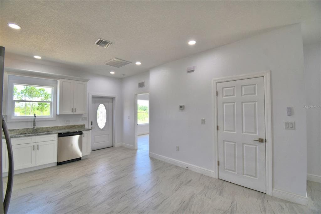 7951 SARASOTA DRIVE # A, INDIAN LAKE ESTATES, FL 33855 — zdjęcie 4